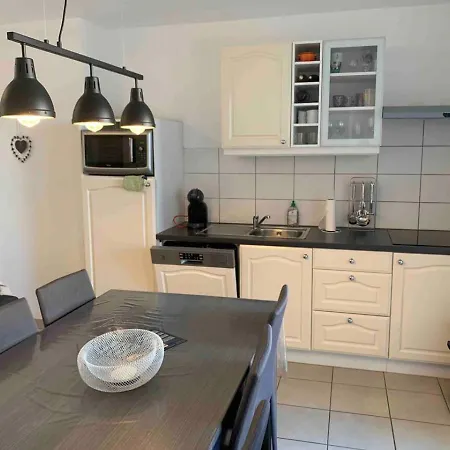 Magnifique T3 Avec Balcon Vue Montagne , Plein Centre Et Proche Du Apartment