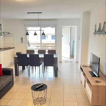 Magnifique T3 Avec Balcon Vue Montagne , Plein Centre Et Proche Du ジェラールメ